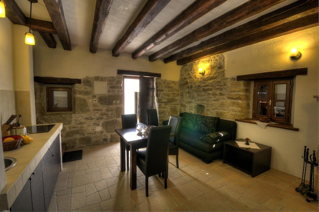 בוזט Traditional Stone House Kotli מראה חיצוני תמונה